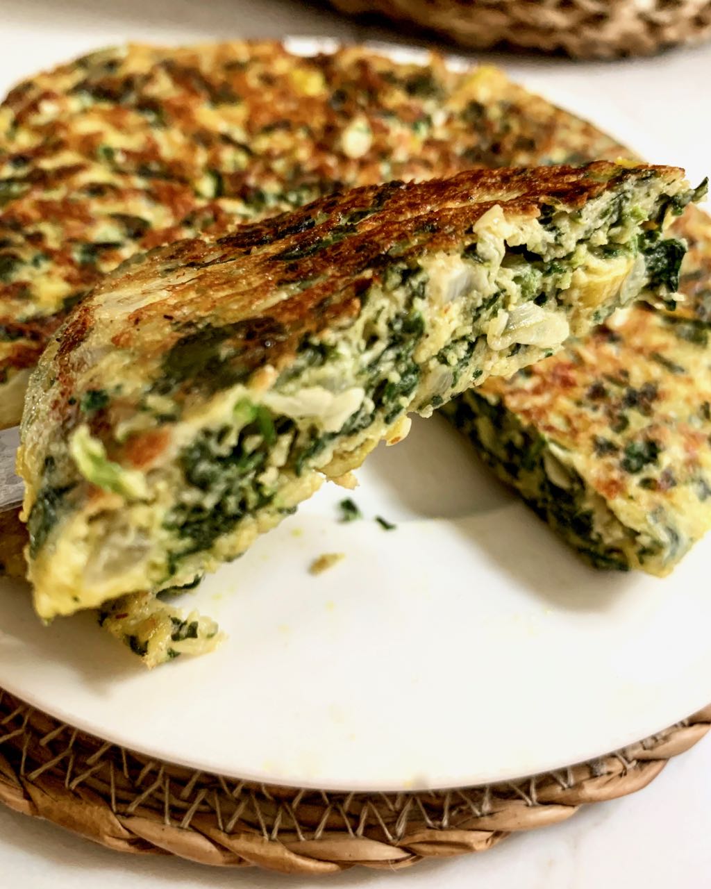 Tortilla de espinacas y piparras